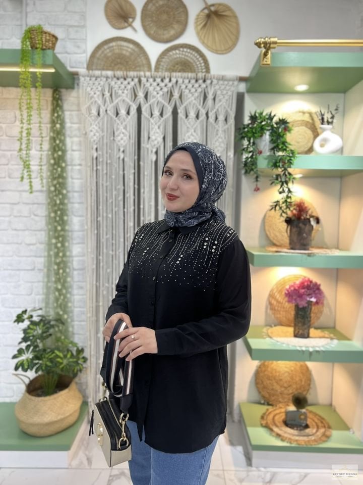 Taşlı Siyah Gömlek