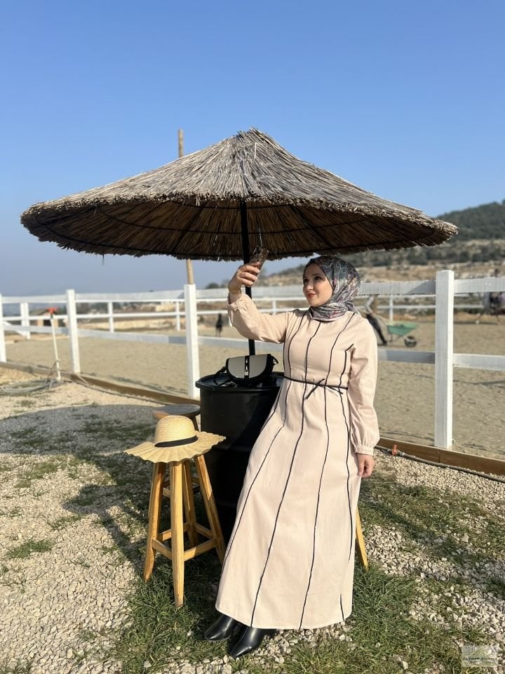Biye Şeritli Taş Elbise