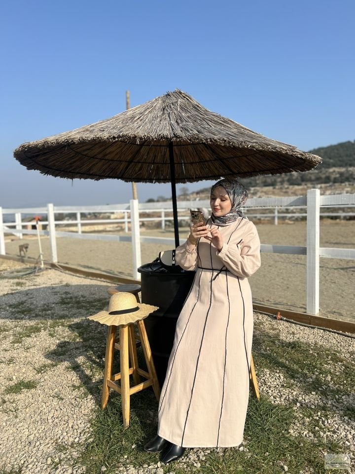 Biye Şeritli Taş Elbise