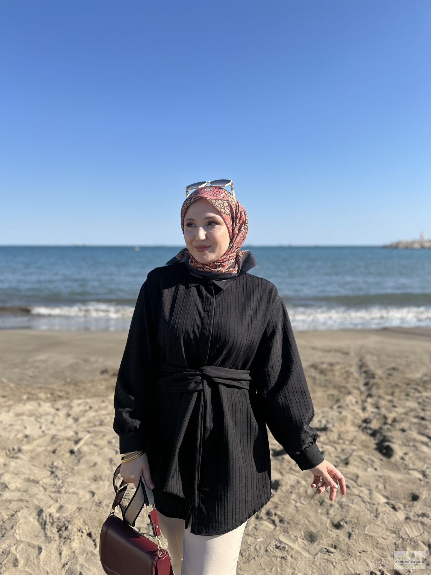 Pera Siyah Gömlek