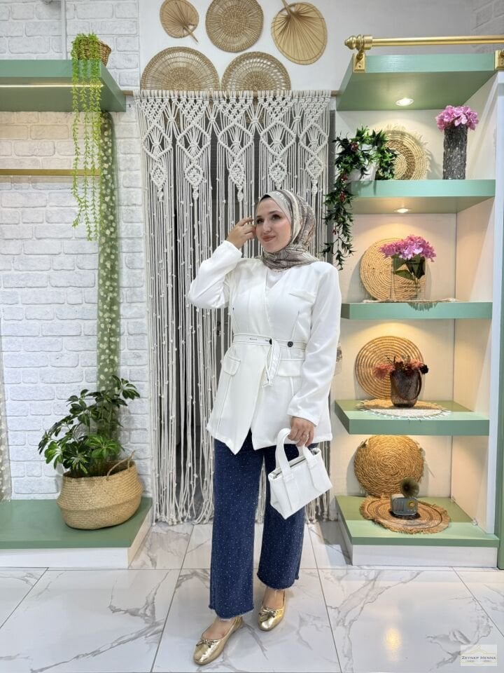 Bağlamalı Beyaz Blazer Ceket