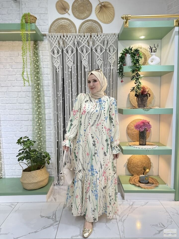 Çiçekli Krem Şifon Elbise