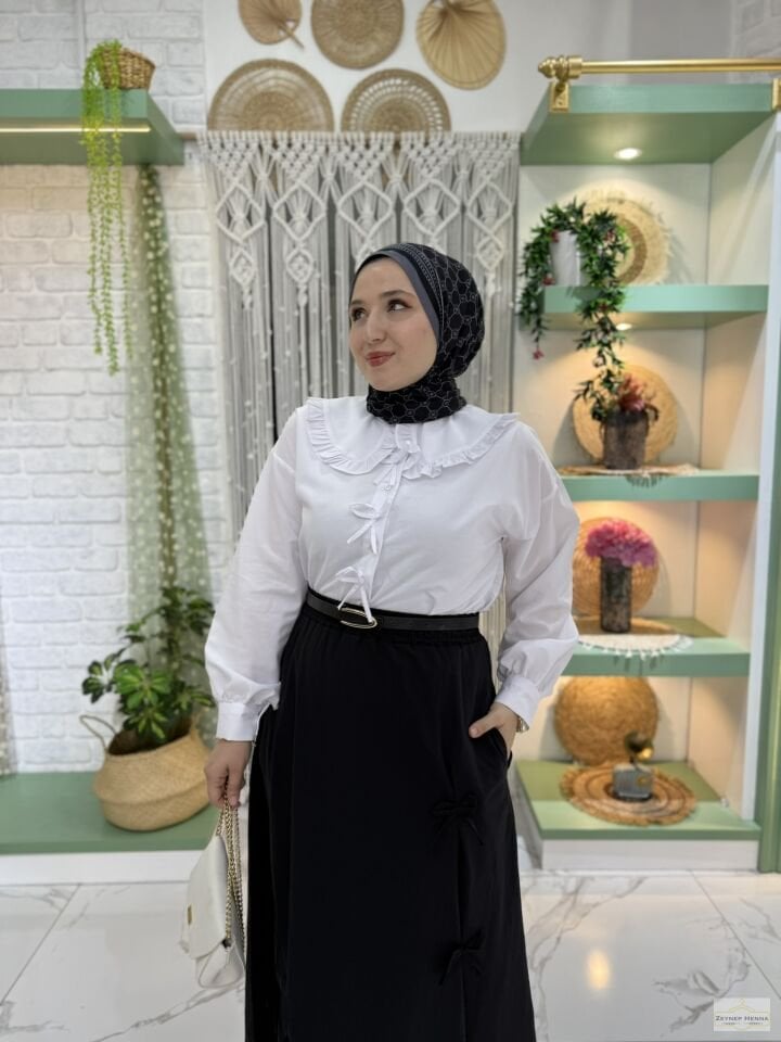 Fiyonklu Siyah Etek