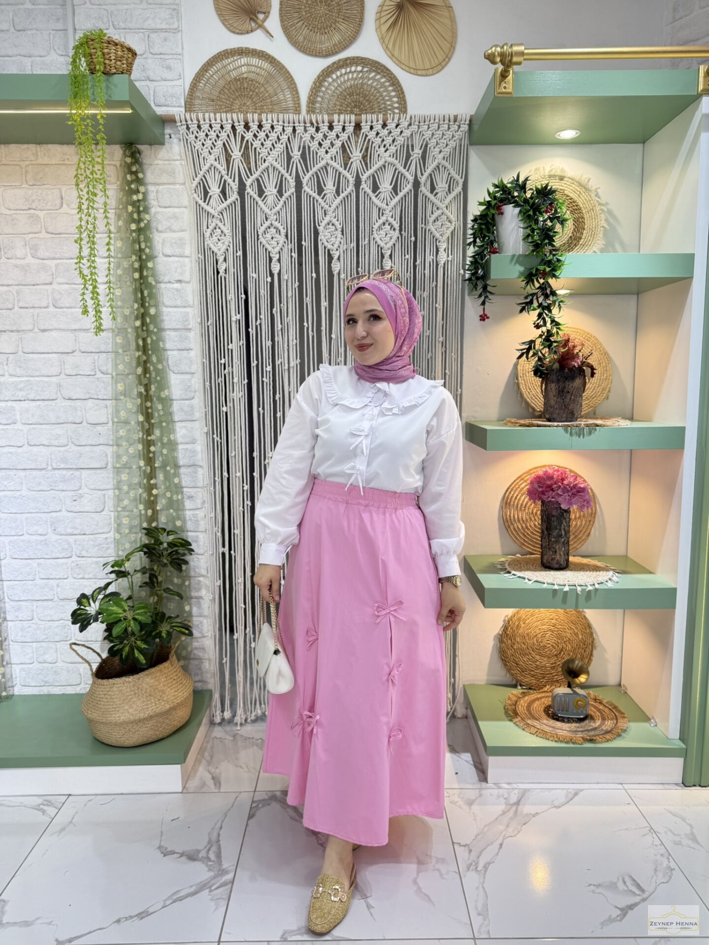 Fiyonklu Pembe Etek