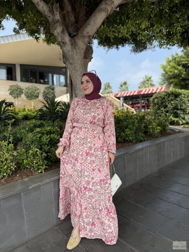 Çiçek Desen Kemerli Pembe Elbise