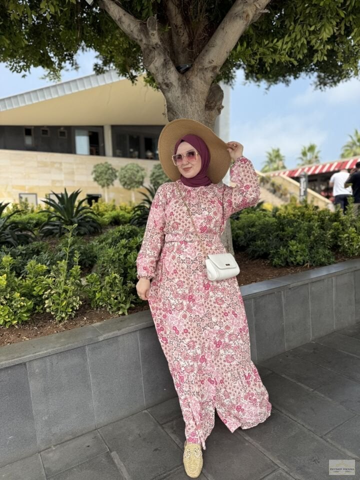Çiçek Desen Kemerli Pembe Elbise