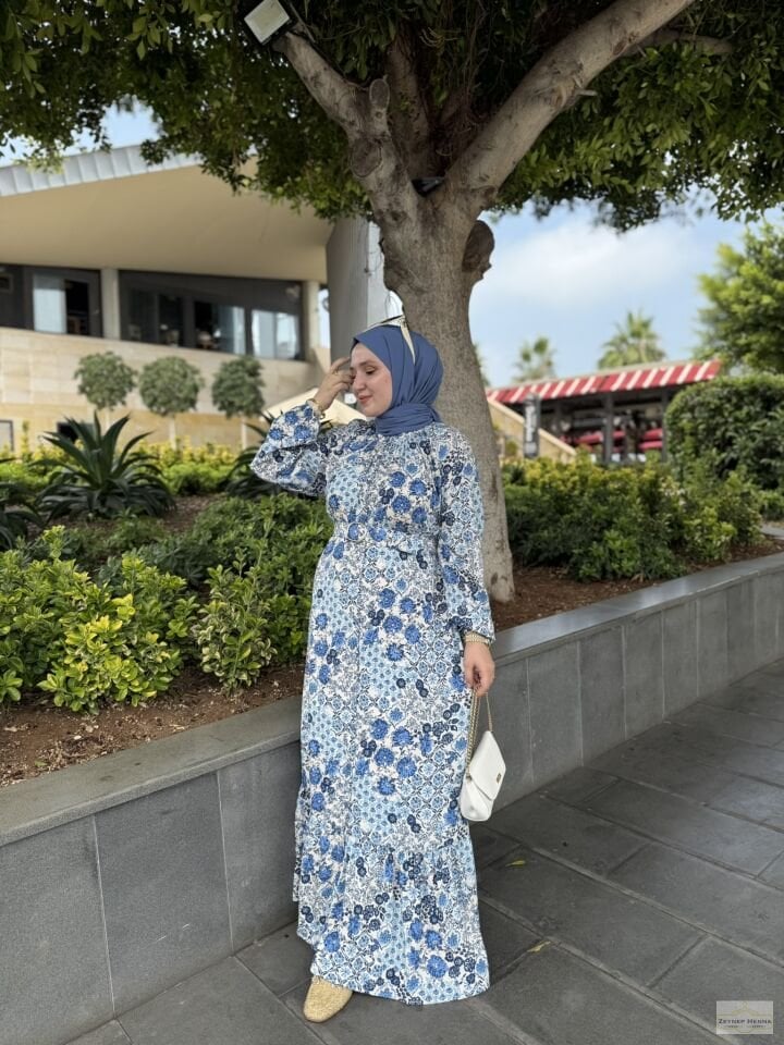 Çiçek Desen Kemerli Mavi Elbise