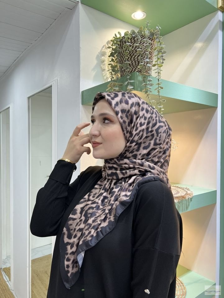 Leopar Desen Siyah Pamuk Eşarp