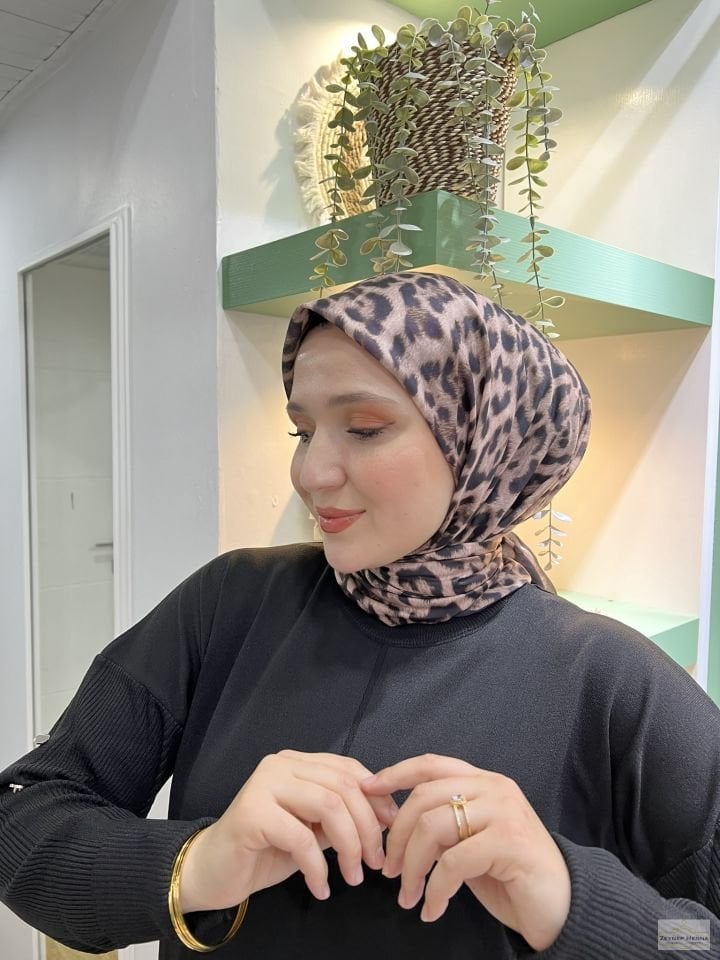 Leopar Desen Siyah Pamuk Eşarp