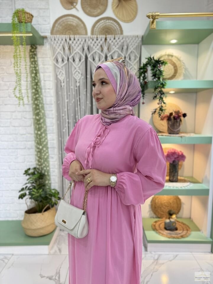 Mila Pembe Elbise