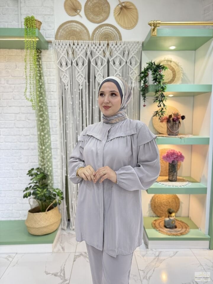 Omuz Fırfırlı Gri Takım