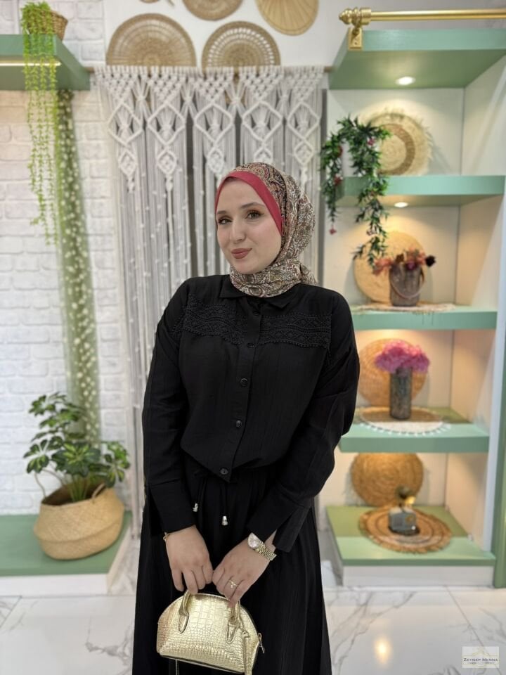 Dantel Detaylı Siyah Etekli Takım