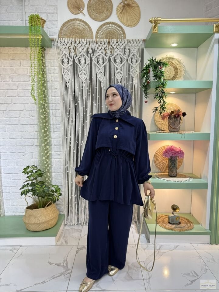 Adela Lacivert Takım