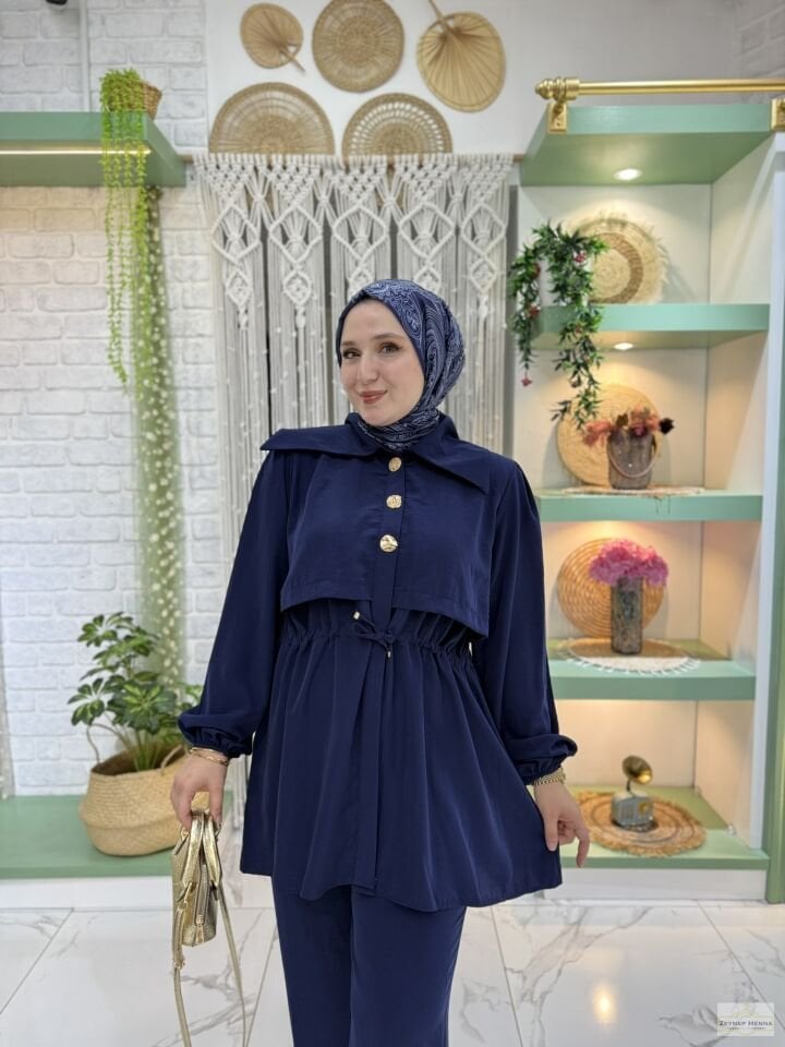 Adela Lacivert Takım