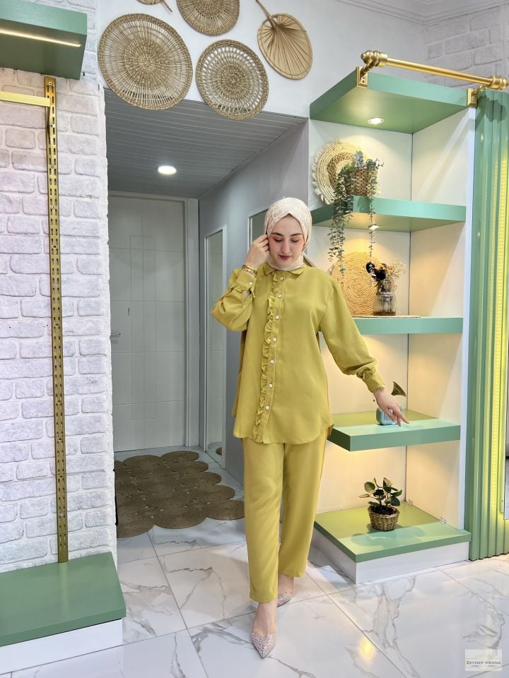 Linda Fırfır Detaylı Yağ Yeşili Takım