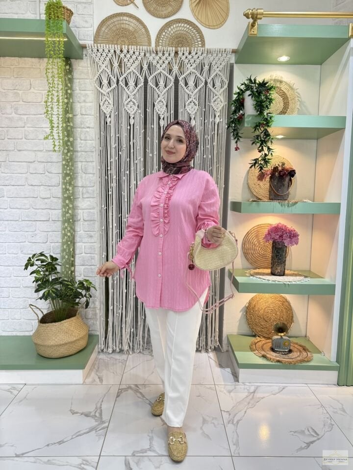 Fırfırlı Pembe Gömlek