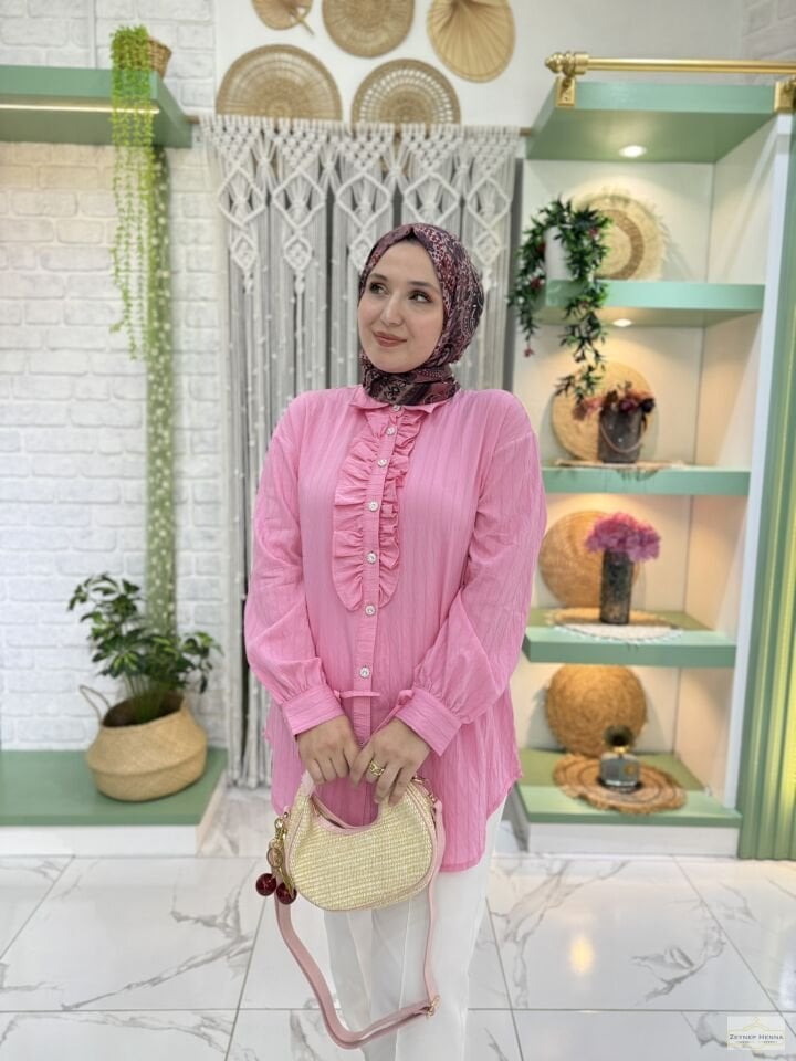 Fırfırlı Pembe Gömlek